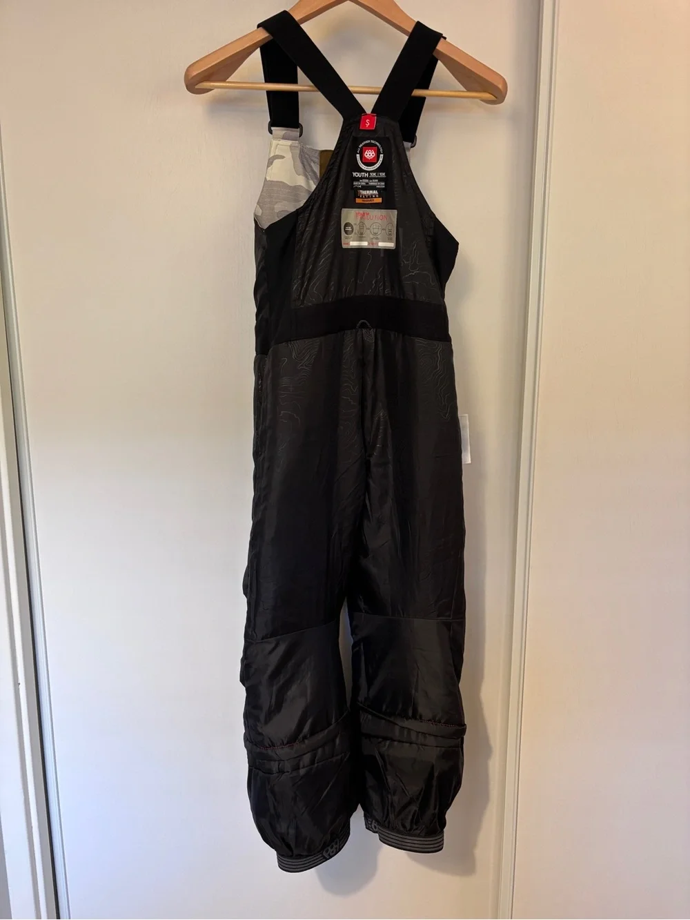 686 Youth Evolution Snow Bib Pants Size S Ski Snowboard Overalls Waterproof NWT - Picture 4 of 14